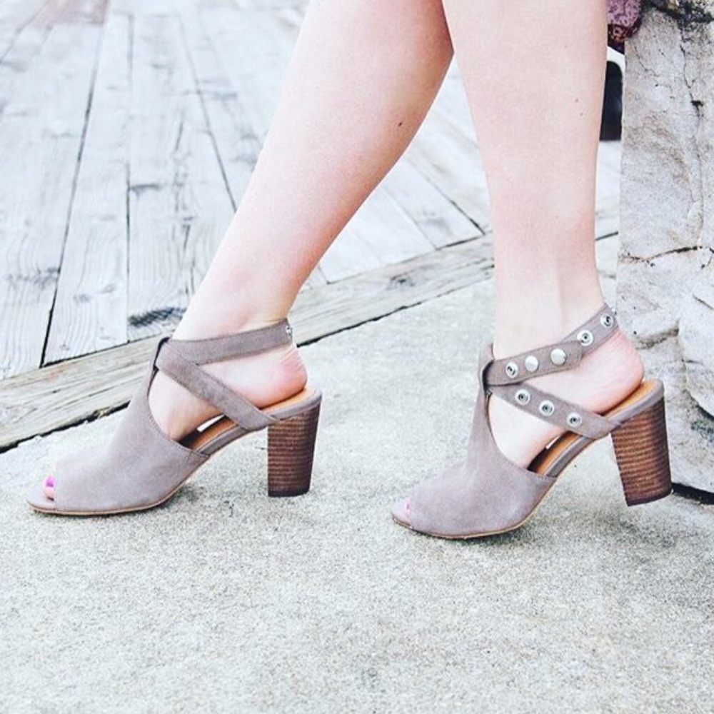 Gray Genuine Leather Peep Toe Block Heel Sandals - Picture 1 of 8
